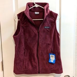 MUST GO! Columbia Fleece Vest